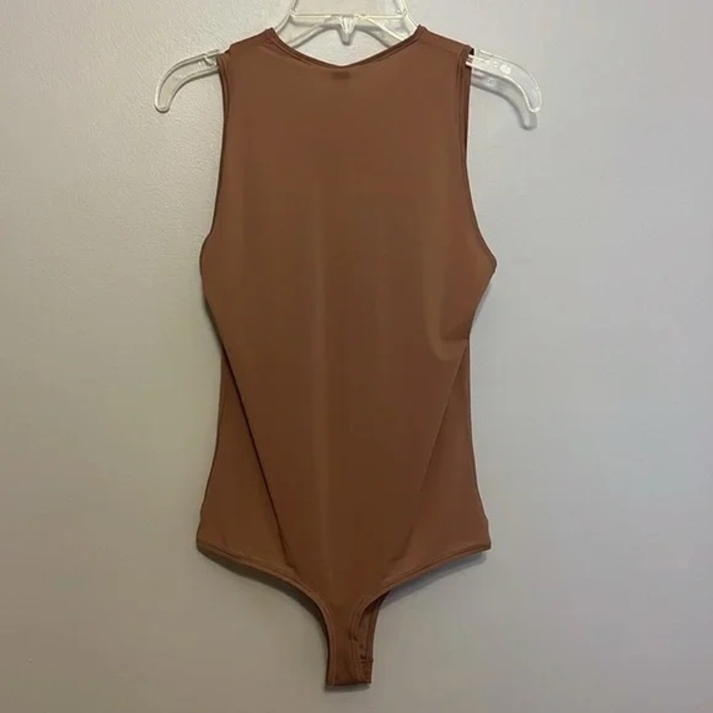 NWOT SKIMS Jelly Sheer Crew Neck Bodysuit Sleeveless Top Sienna. Size Large - Picture 2 of 3